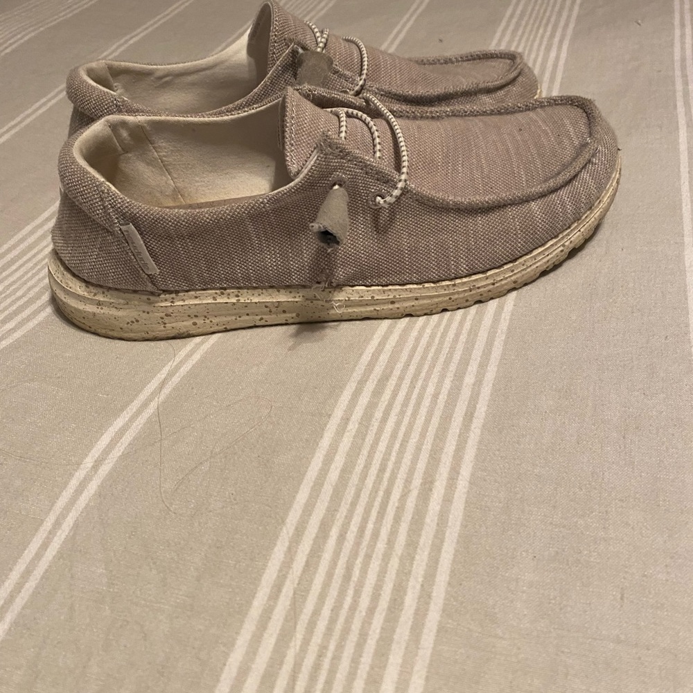 Women’s Hey Dude size 6.5